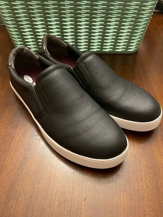 NWOT Dr. Scholl's Black Perforated Slip-On Sneaker with White Sole - Picture 3 of 7